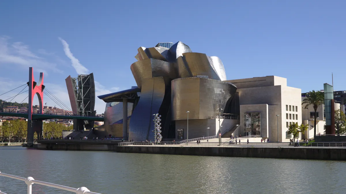 Guggenheim Müzesi (Bilbao) Rehberi: Özellikleri, Ziyaret Saatleri, Giriş Ücreti