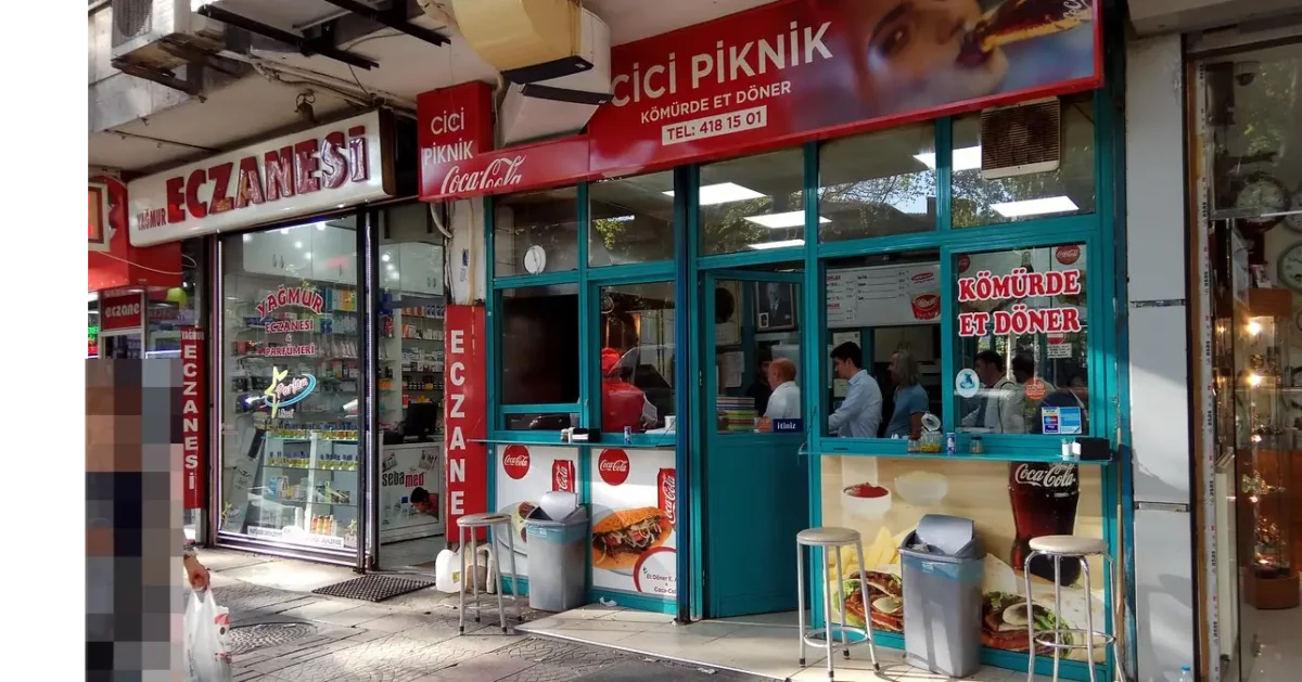 Cici Piknik isimli restoranın dışarıdan görüntüsü